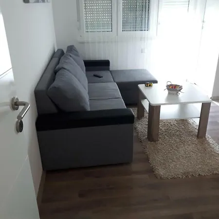 Apartman Skribulja Zupanja Exterior photo